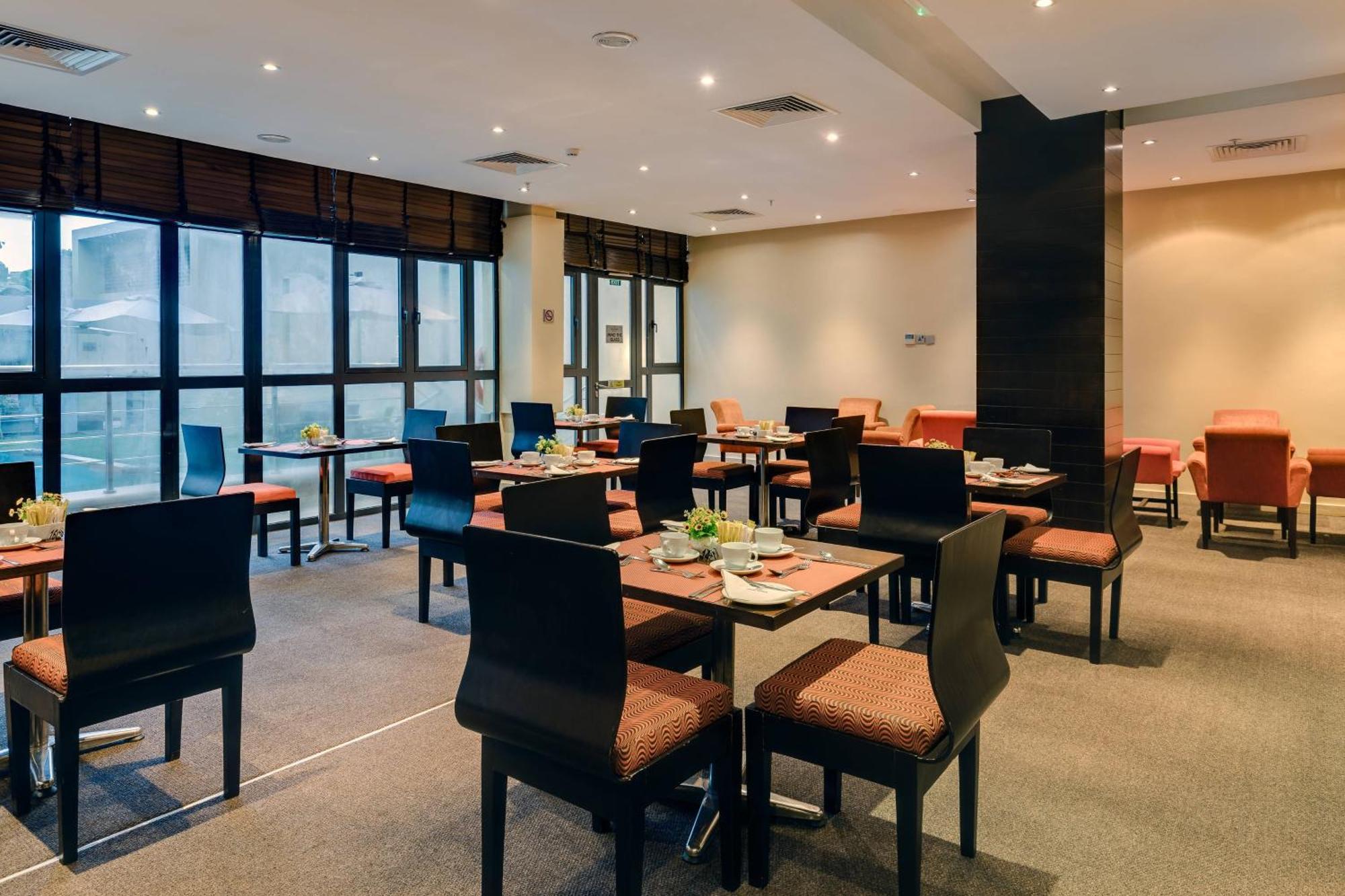 Protea Hotel By Marriott Ikeja Select Lagos Exterior foto